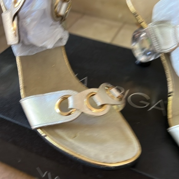 Onex Golden Ring Sandal with Clear Circular Heels. Sz 39. NEW - Picture 7 of 17